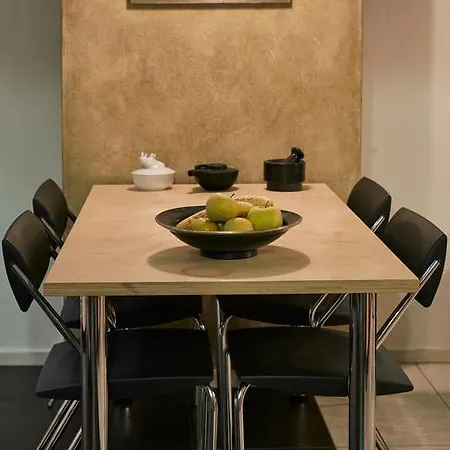 Funky Flat In Top Center Apartment *